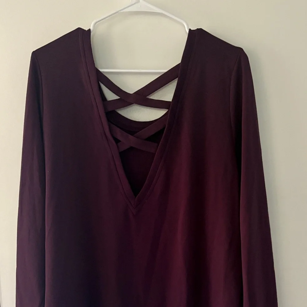Chic Burgundy Crisscross Back Sweatshirt - Picture 2 of 4